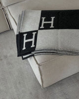 Throw Blanket H Letter Shawl Thick Luxury Cashmere Sofa With Cushion (Black)